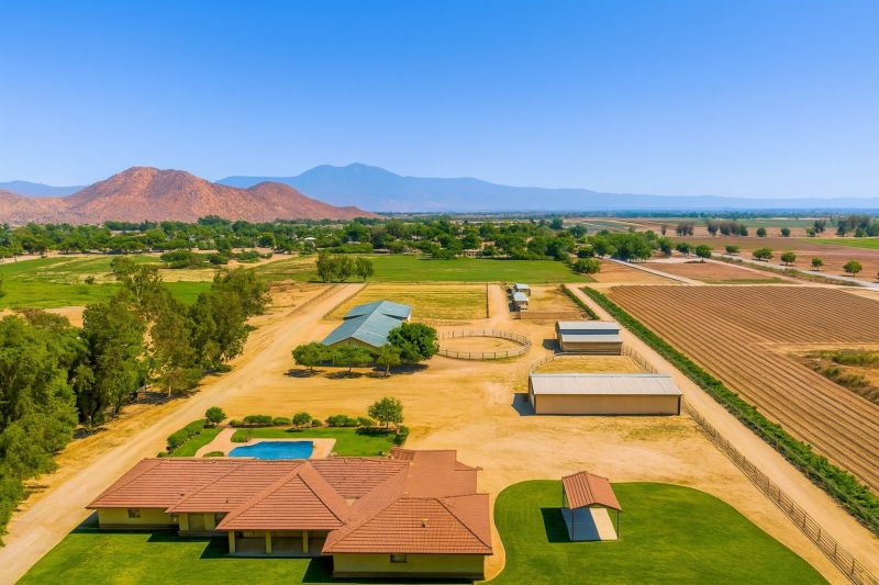 Local Industrial Garage Construction in Hemet, CA